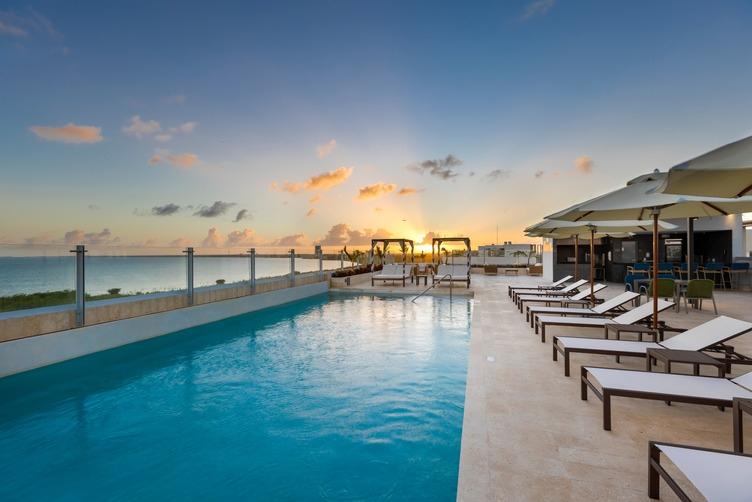 Residence Inn By Marriott Cancun Hotel Zone Ngoại thất bức ảnh