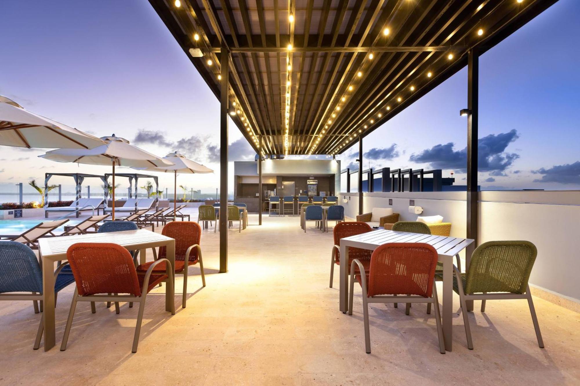 Residence Inn By Marriott Cancun Hotel Zone Ngoại thất bức ảnh